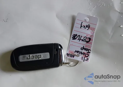 2021 Jeep Compass Altitude 4X4 z USA, uszkodzony, nr VIN 3C4NJDBB3MT526057